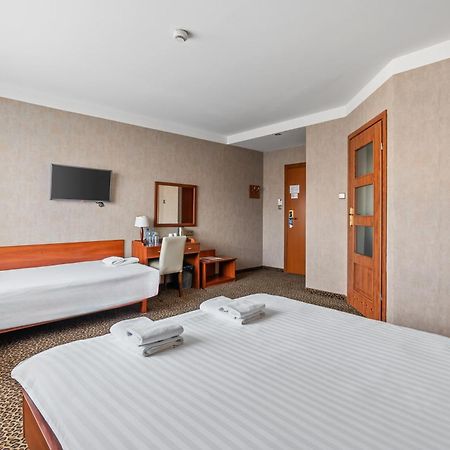 Hotel Diament Vacanza Katowice - Siemianowice Siemianowice Śląskie Exteriör bild