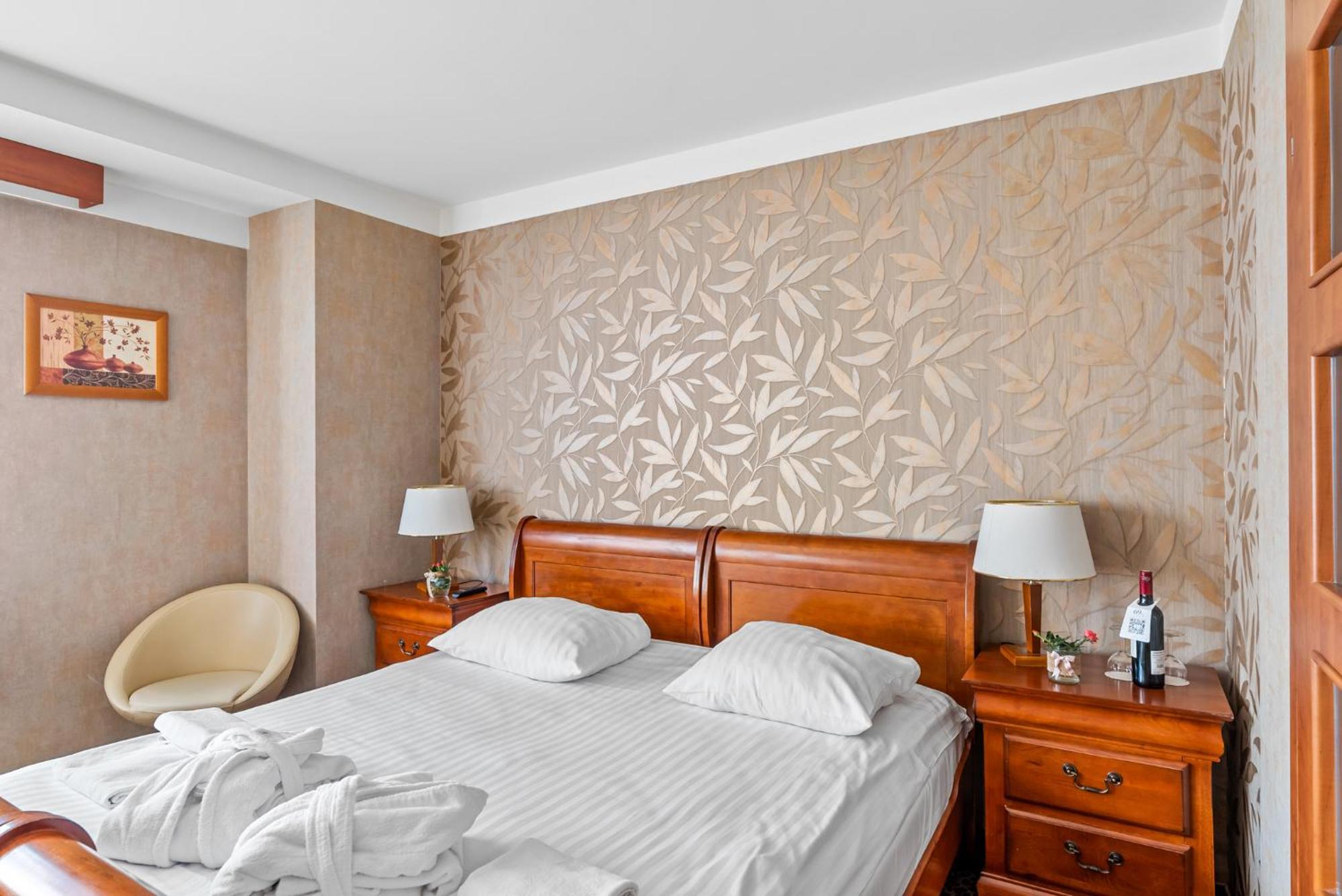 Hotel Diament Vacanza Katowice - Siemianowice Siemianowice Śląskie Exteriör bild