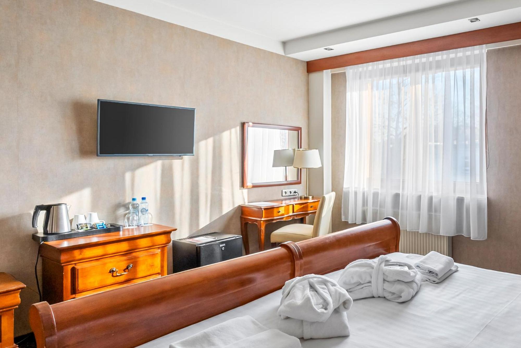 Hotel Diament Vacanza Katowice - Siemianowice Siemianowice Śląskie Exteriör bild