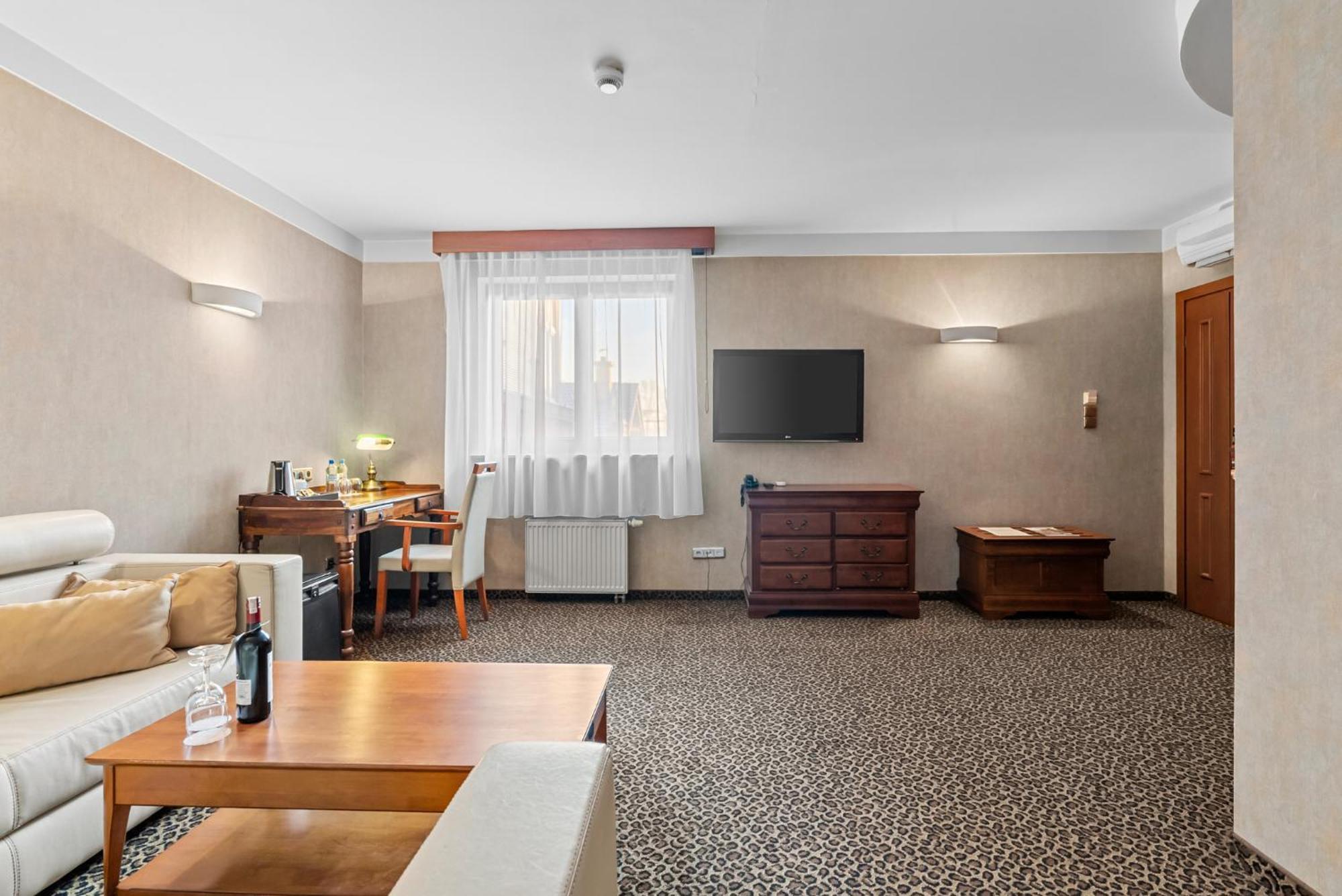 Hotel Diament Vacanza Katowice - Siemianowice Siemianowice Śląskie Exteriör bild