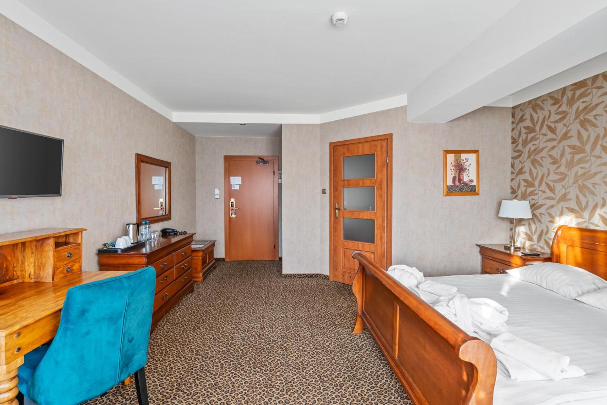 Hotel Diament Vacanza Katowice - Siemianowice Siemianowice Śląskie Exteriör bild