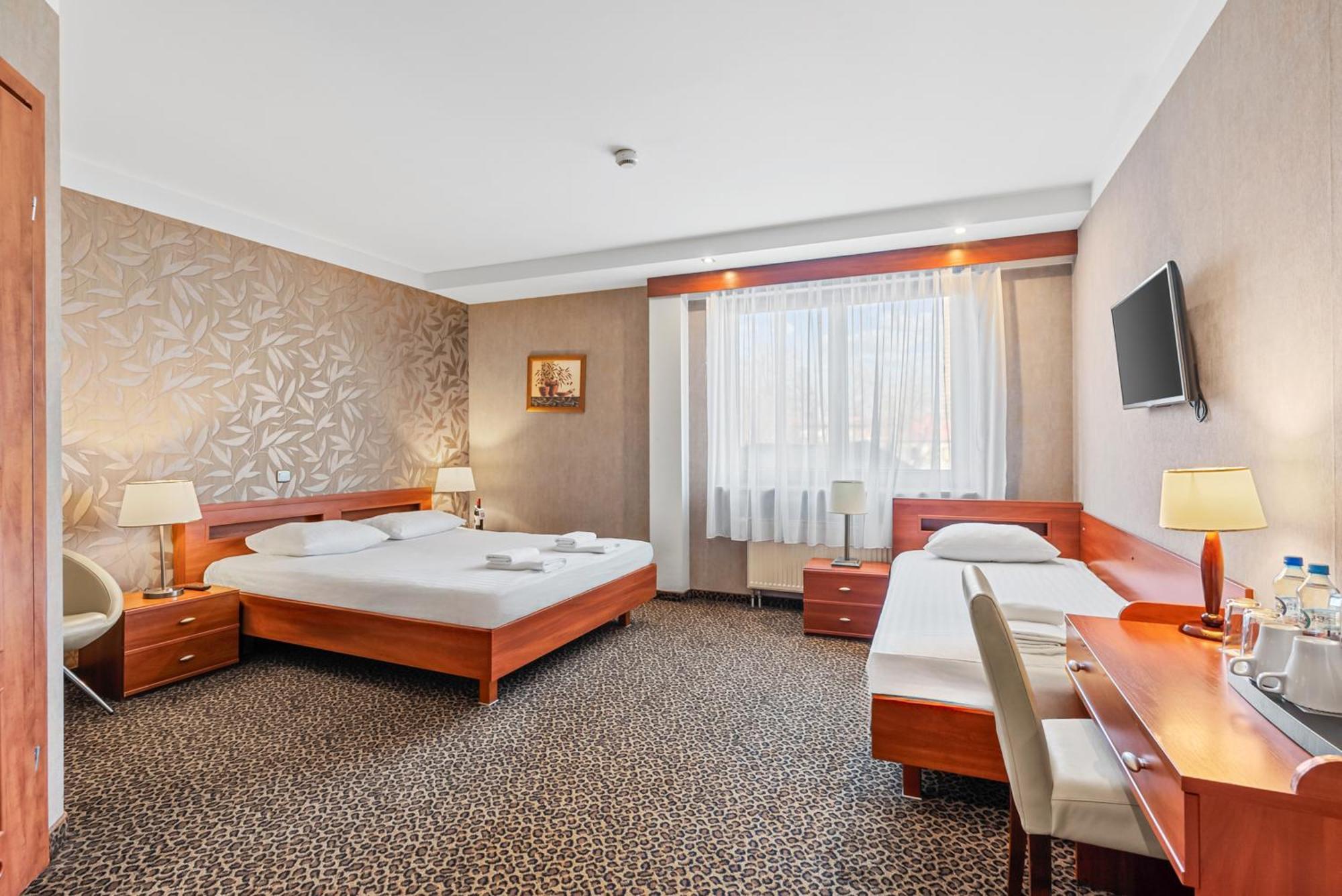 Hotel Diament Vacanza Katowice - Siemianowice Siemianowice Śląskie Exteriör bild