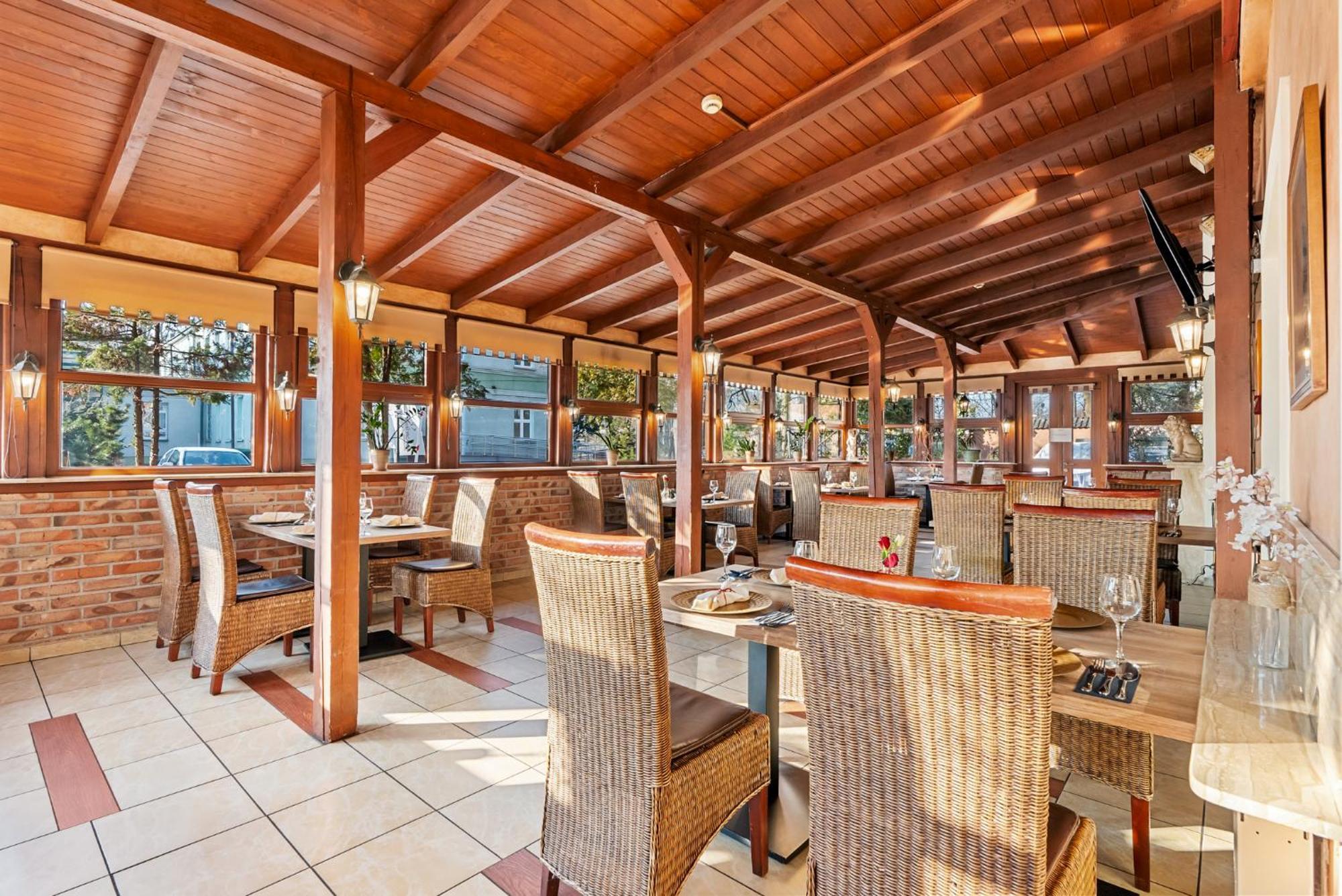 Hotel Diament Vacanza Katowice - Siemianowice Siemianowice Śląskie Exteriör bild